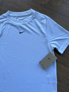 Remera Nike white básica