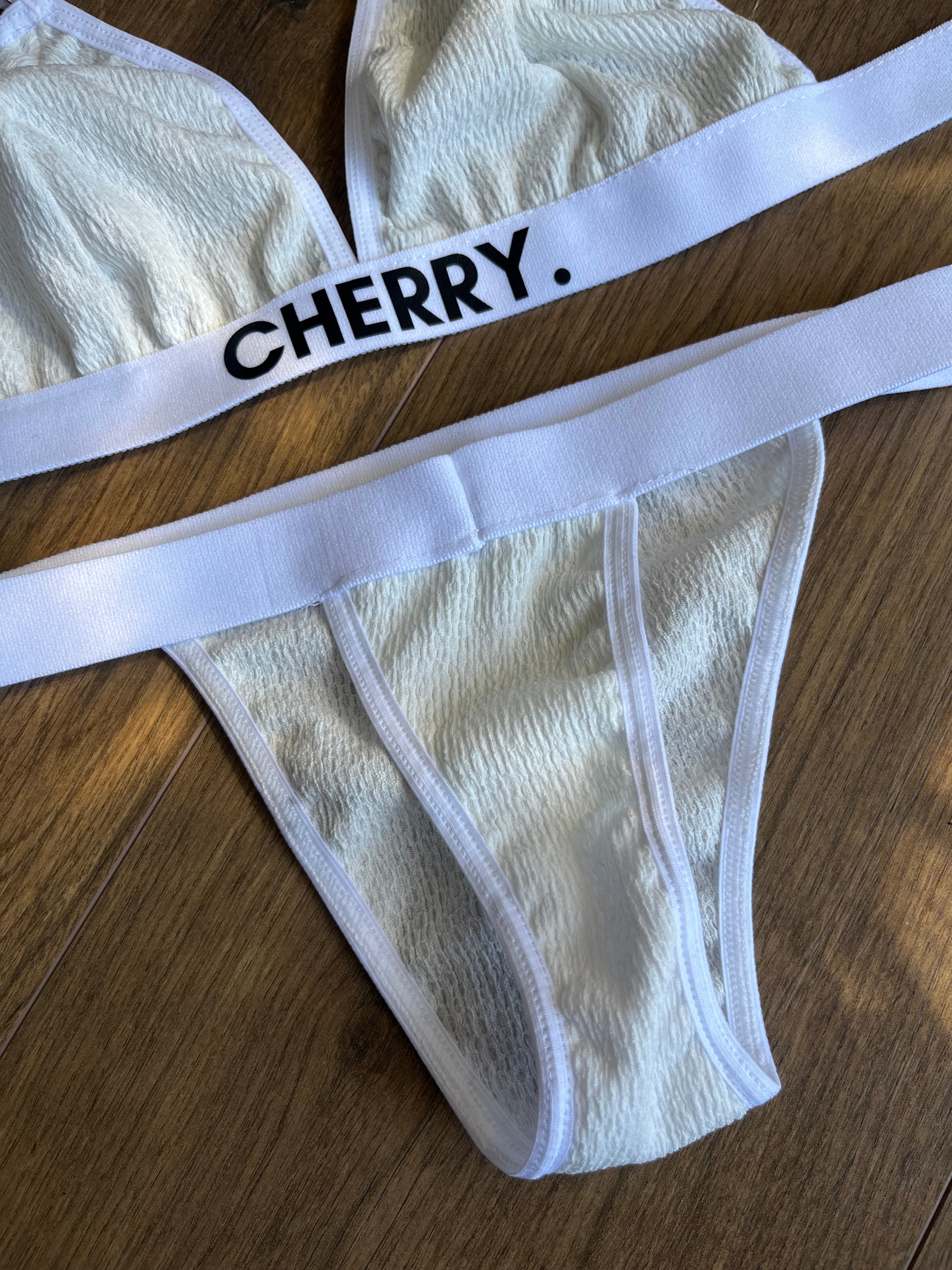 Conjunto ropa interior Cherry white