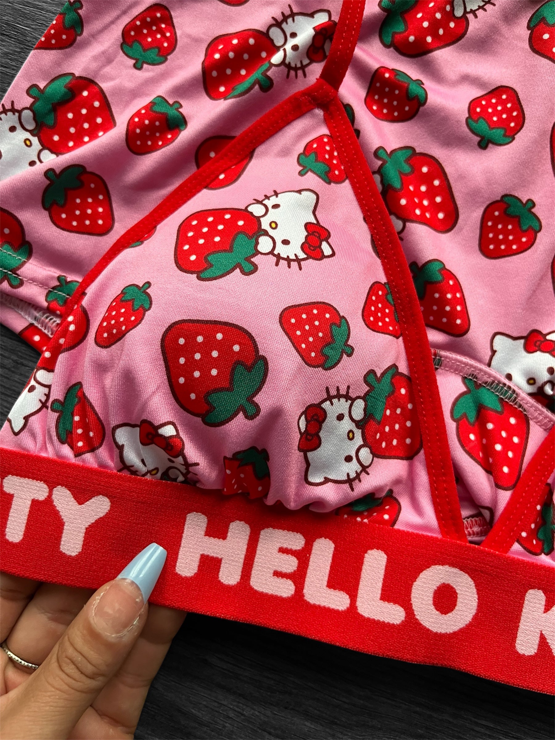 Pack colaless hello kitty y conjunto ropa interior.
