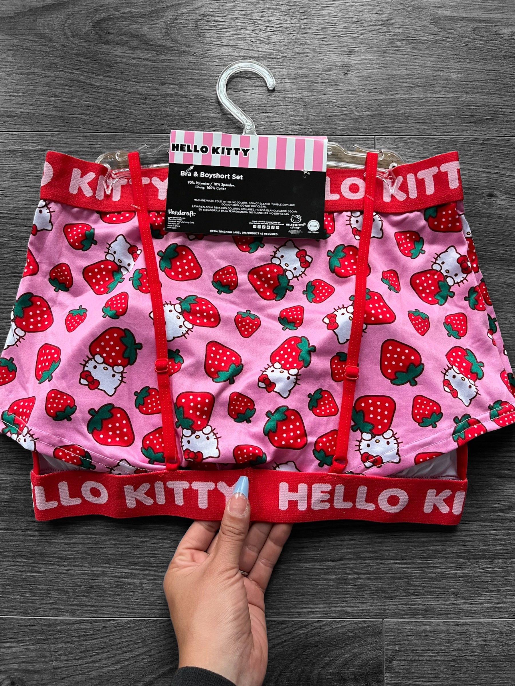 Pack colaless hello kitty y conjunto ropa interior.