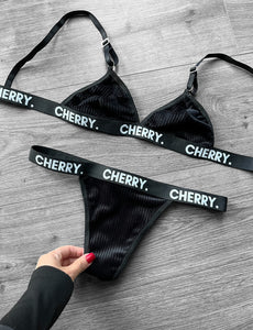 Conjunto Cherry total black