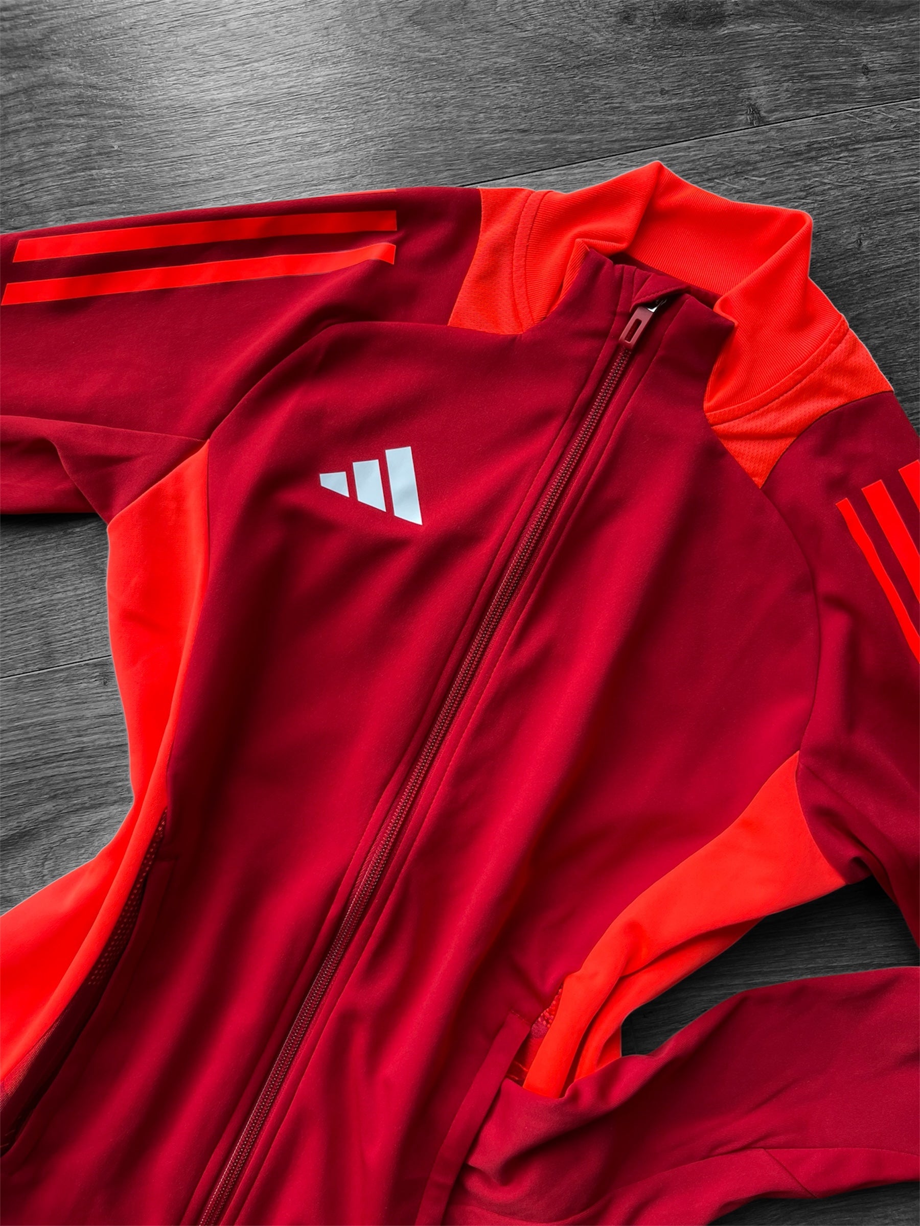 Campera sport Adidas