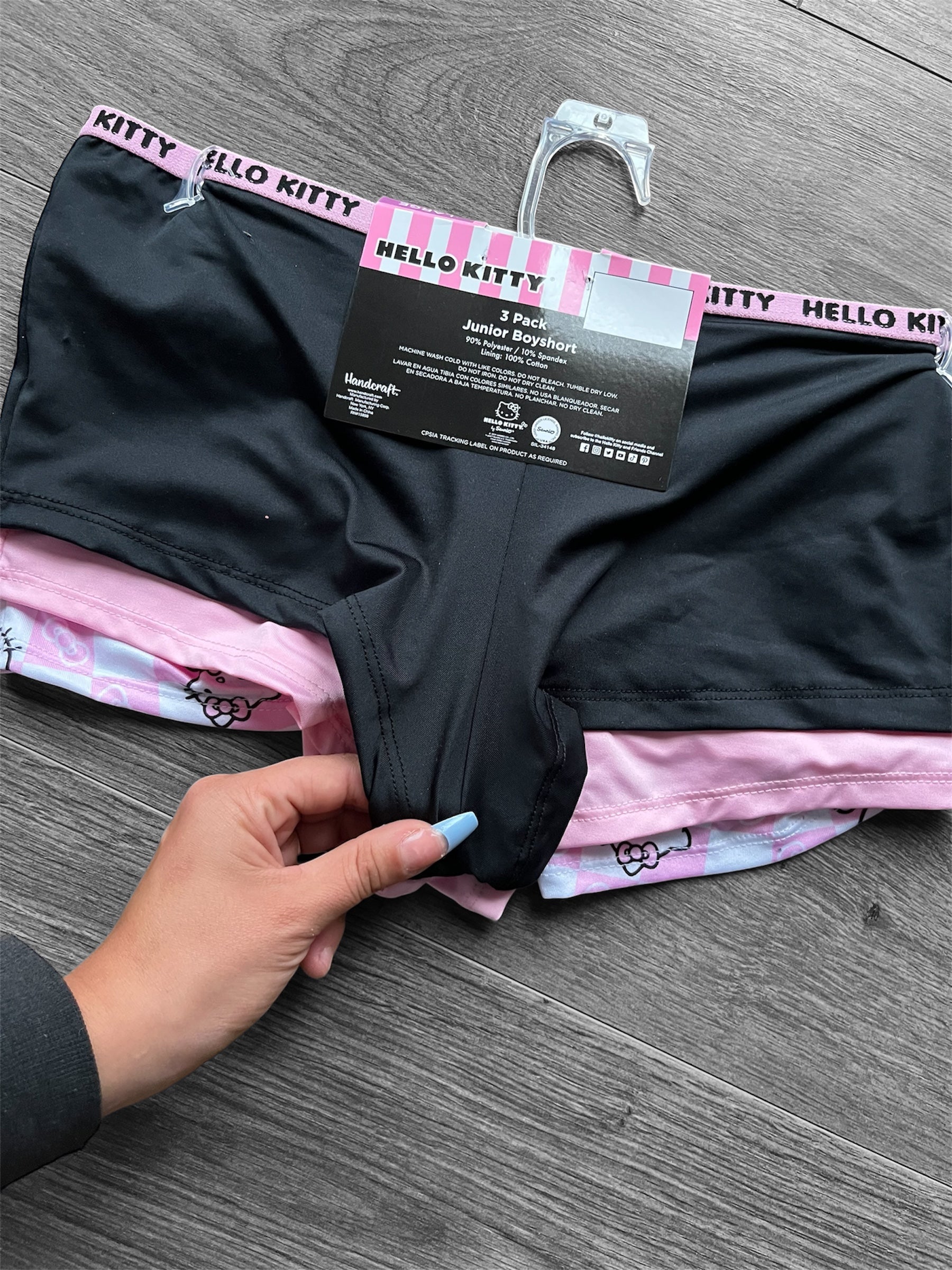 Pack colaless hello kitty y conjunto ropa interior.