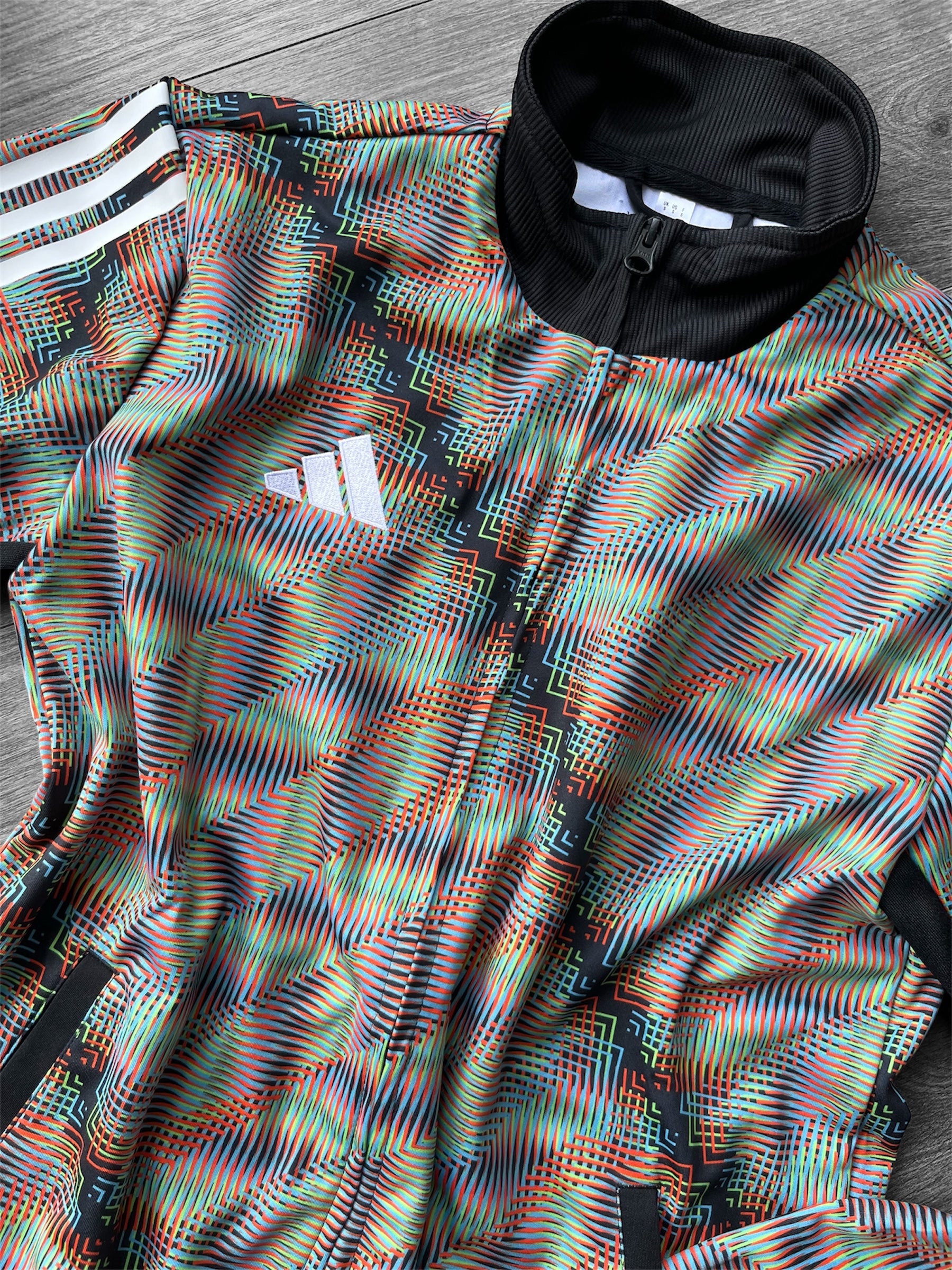 Campera Adidas colors unisex