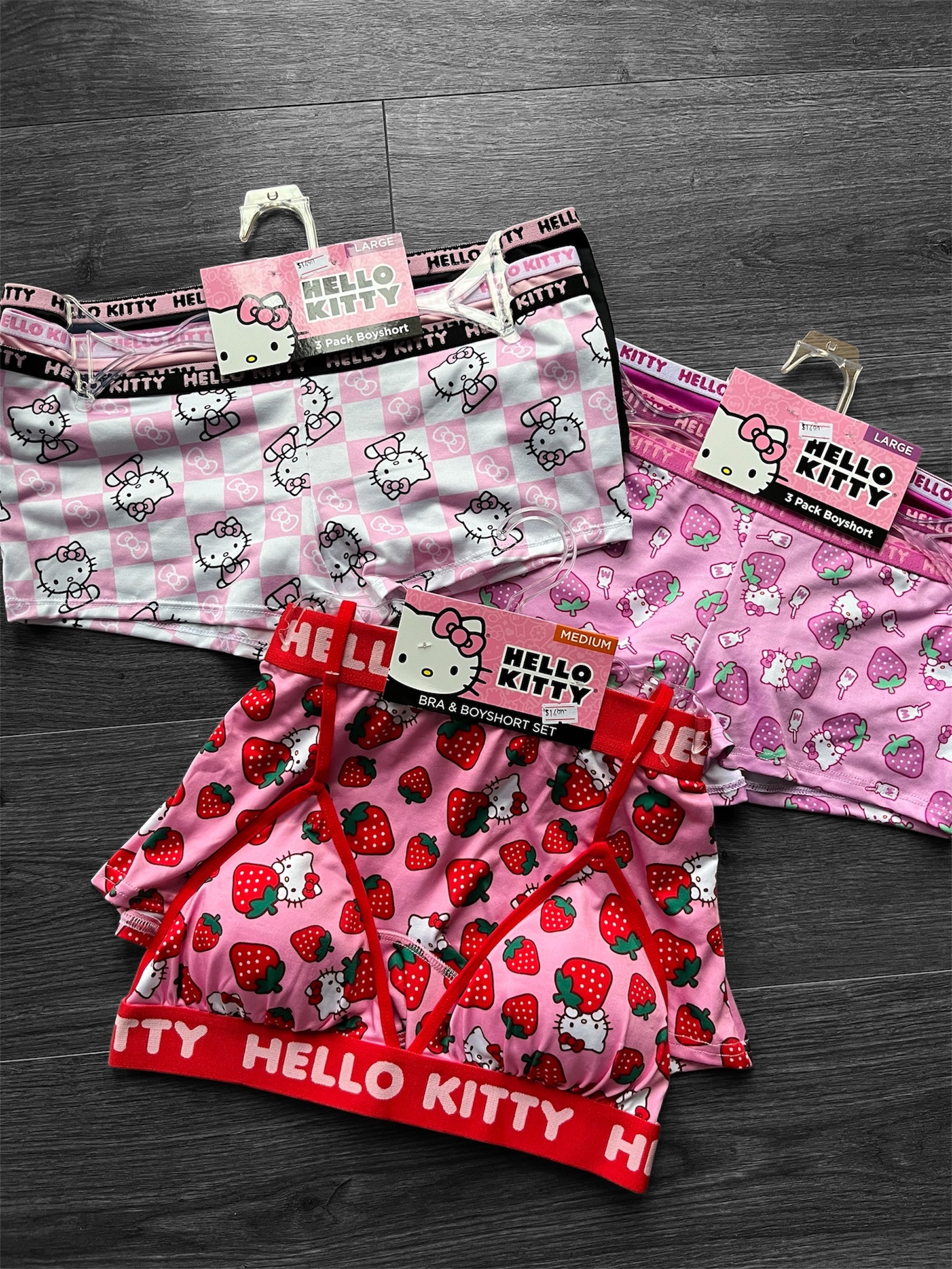 Pack colaless hello kitty y conjunto ropa interior.