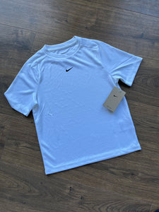 Remera Nike white básica