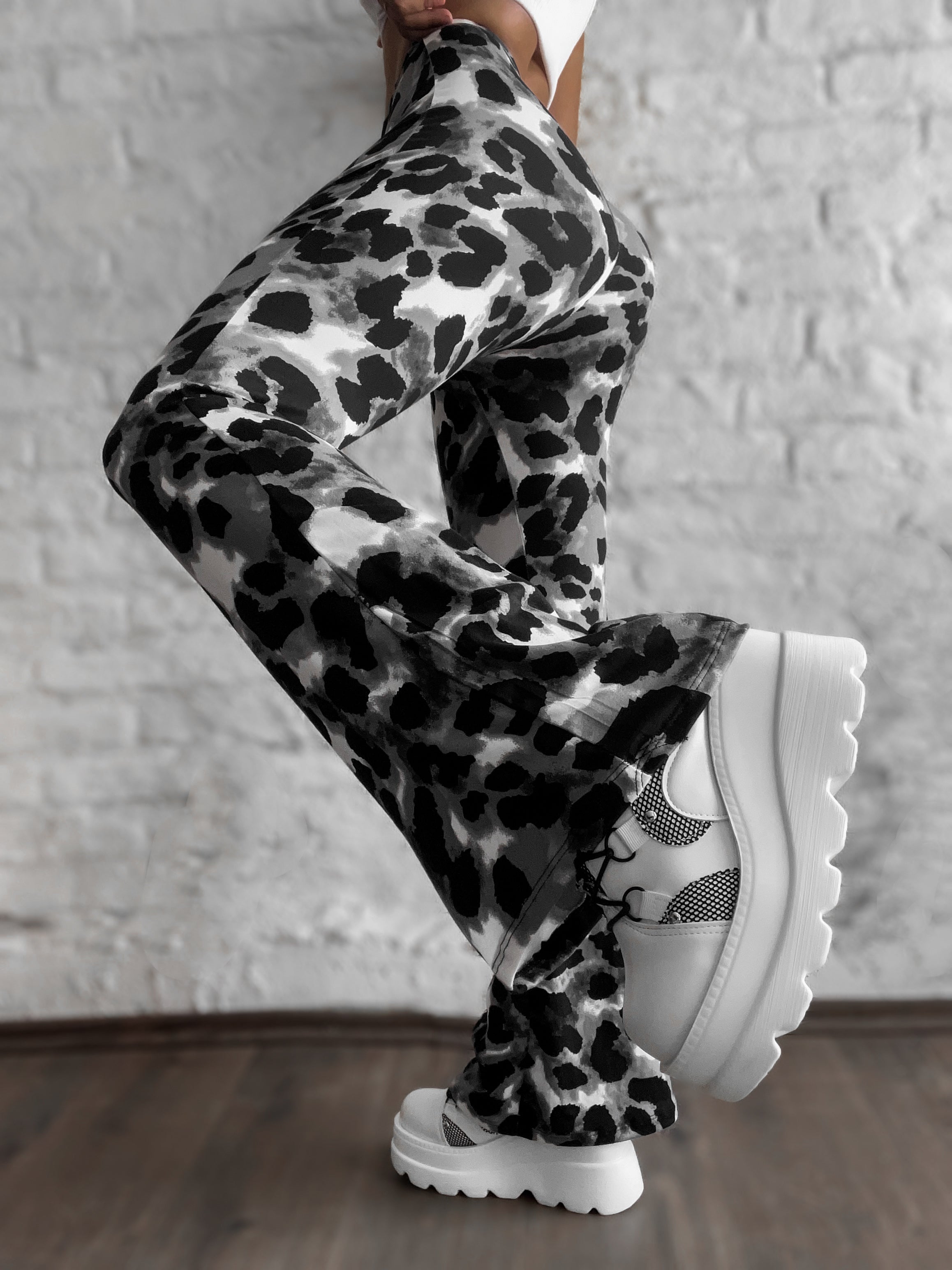 Calza print black and white